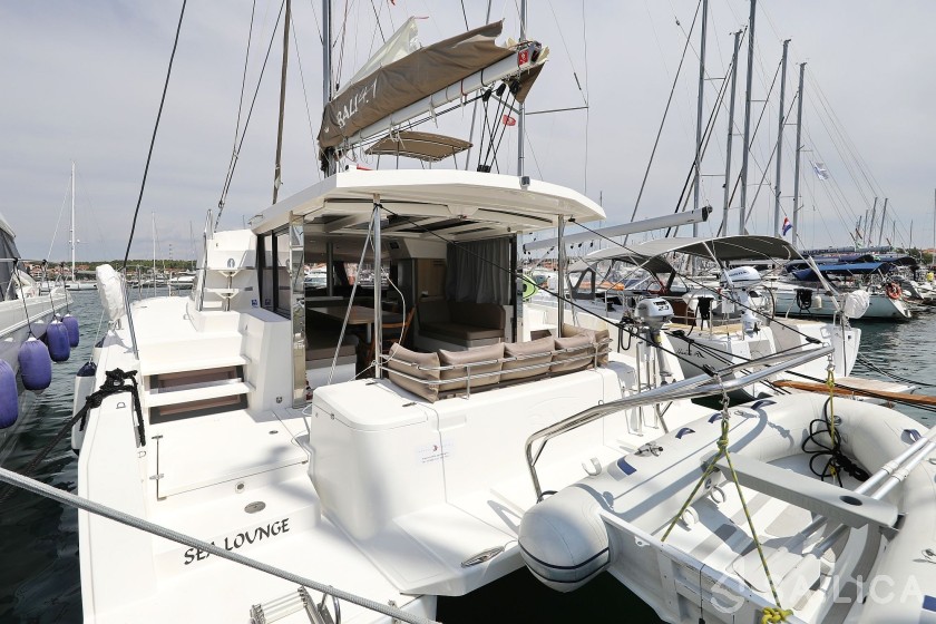 Bali 4.1 - Yacht Charter Sailica