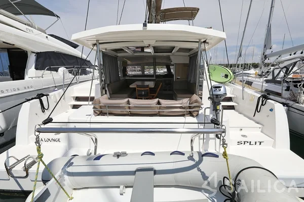 Bali 4.1 - Yacht Charter Sailica