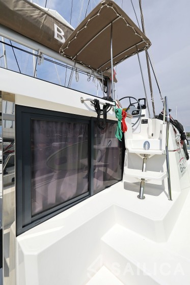 Bali 4.1 - Yacht Charter Sailica