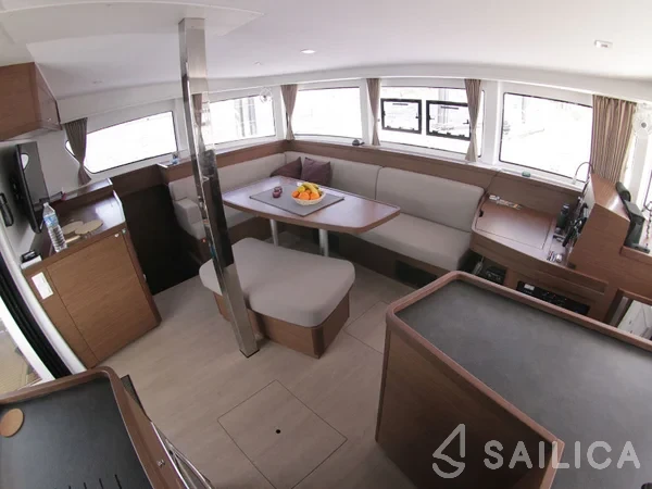 Lagoon 42 - Yacht Charter Sailica