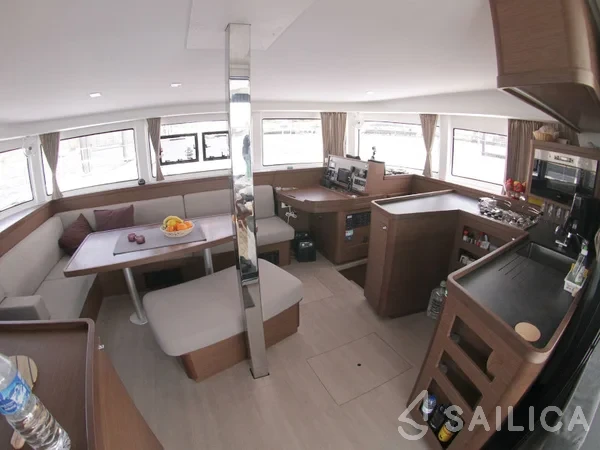Lagoon 42 - Yacht Charter Sailica