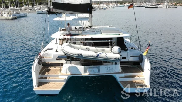 Lagoon 42 - Yacht Charter Sailica