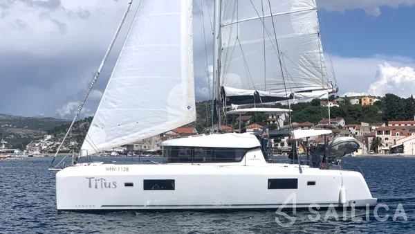 Lagoon 42 - Yacht Charter Sailica