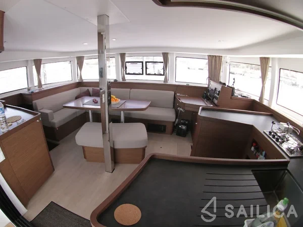 Lagoon 42 - Yacht Charter Sailica