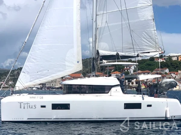 Lagoon 42 - Yacht Charter Sailica