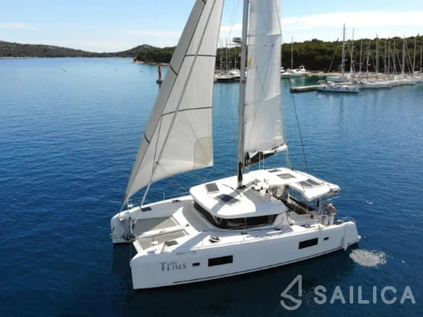 Lagoon 42 - Yacht Charter Sailica