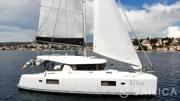 Lagoon 42 - Yacht Charter Sailica