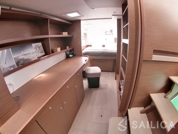Lagoon 42 - Yacht Charter Sailica