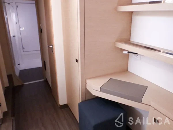 Lucia 40 - Yacht Charter Sailica
