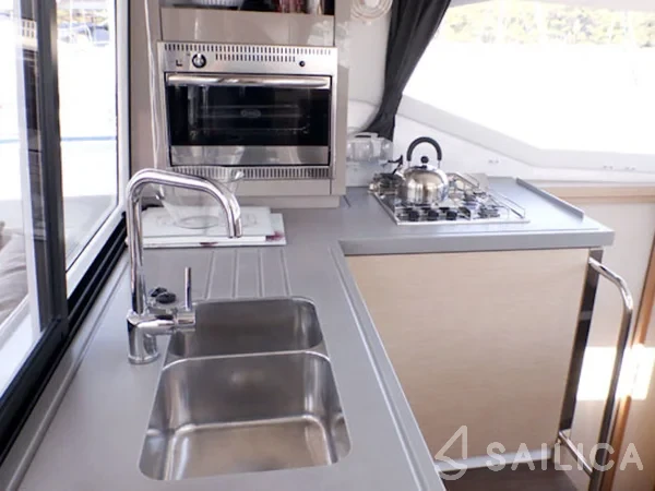 Lucia 40 - Yacht Charter Sailica