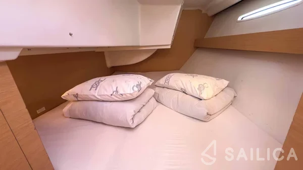 First 35 - Yacht Charter Sailica
