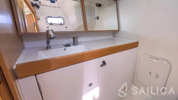 First 35 - Yacht Charter Sailica