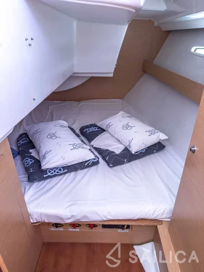 First 35 - Yacht Charter Sailica