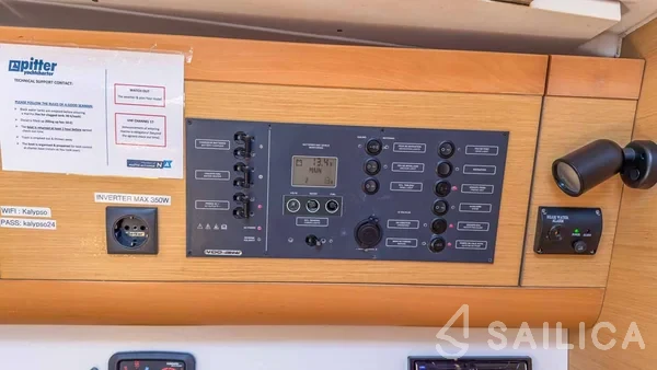 First 35 - Yacht Charter Sailica