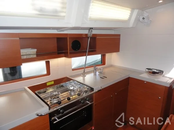Oceanis 46.1 - Yacht Charter Sailica