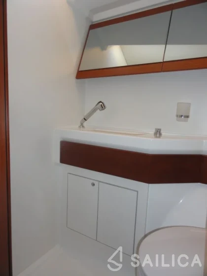 Oceanis 46.1 - Yacht Charter Sailica