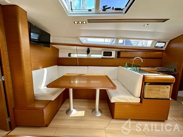 Sun Odyssey 419 - Yacht Charter Sailica