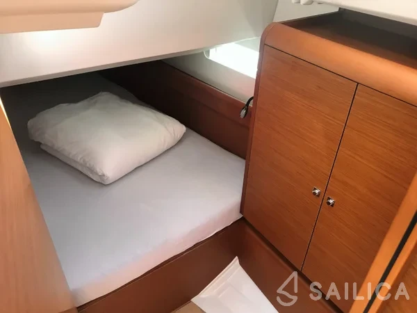 Sun Odyssey 419 - Yacht Charter Sailica