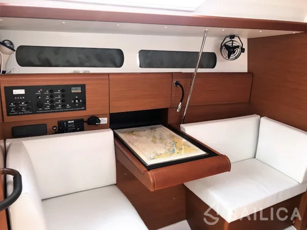 Sun Odyssey 419 - Yacht Charter Sailica