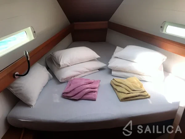 Sun Odyssey 419 - Yacht Charter Sailica