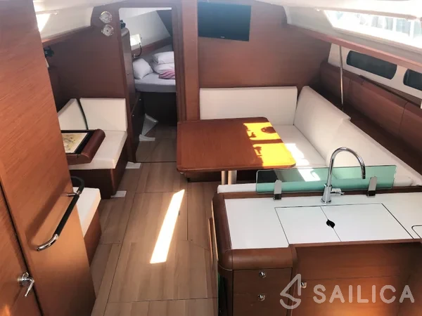 Sun Odyssey 419 - Yacht Charter Sailica