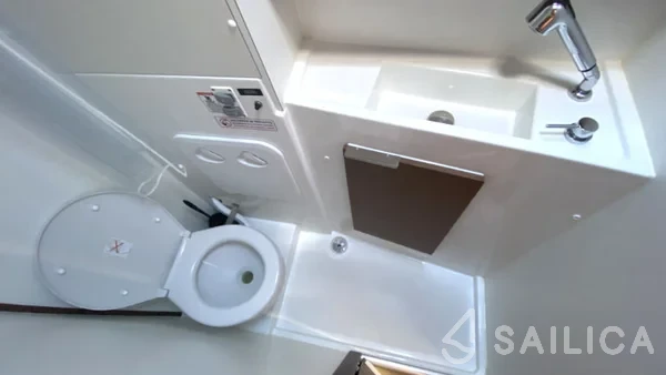 Lagoon 40 - Yacht Charter Sailica