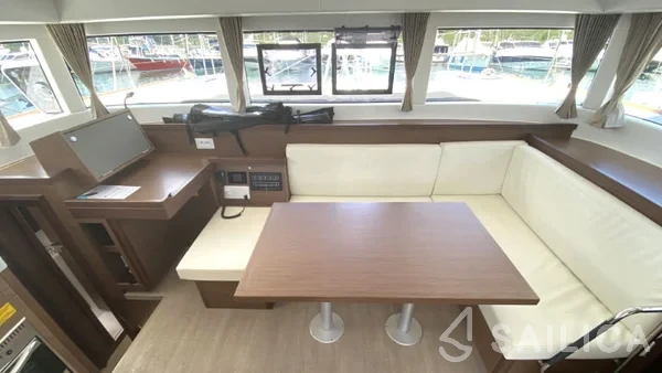 Lagoon 40 - Yacht Charter Sailica