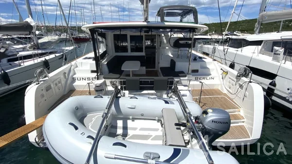 Lagoon 40 - Yacht Charter Sailica