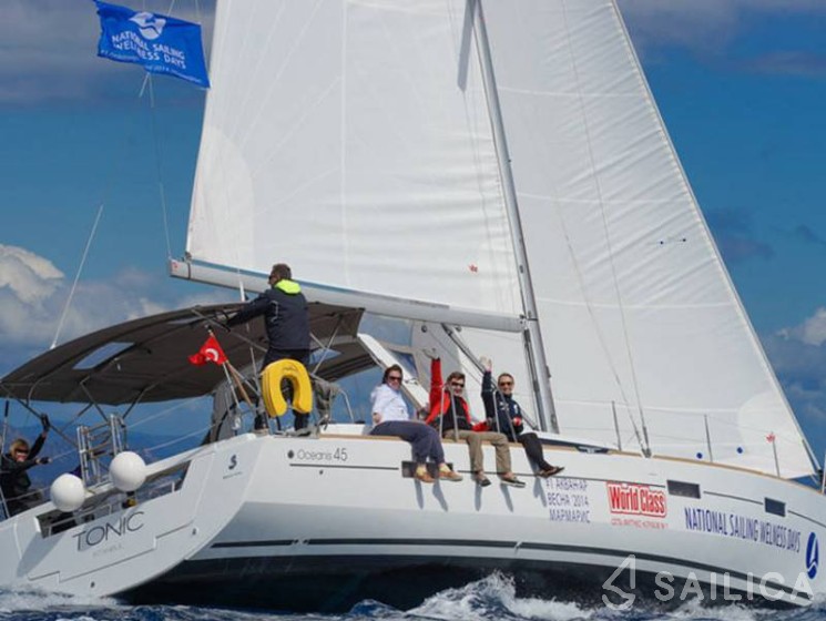Oceanis 45 - Yacht Charter Sailica