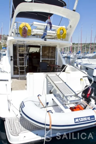Princess 470 - Yacht Charter Sailica