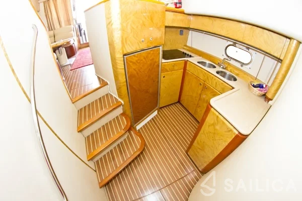 Princess 470 - Yacht Charter Sailica