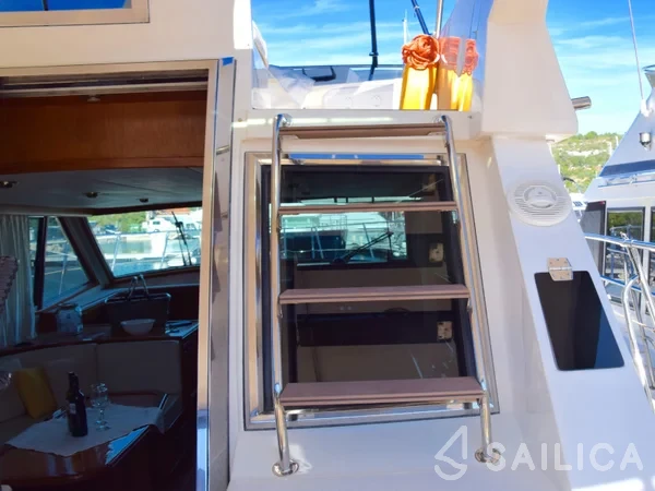 Yaretti 1570 Heck - Yacht Charter Sailica