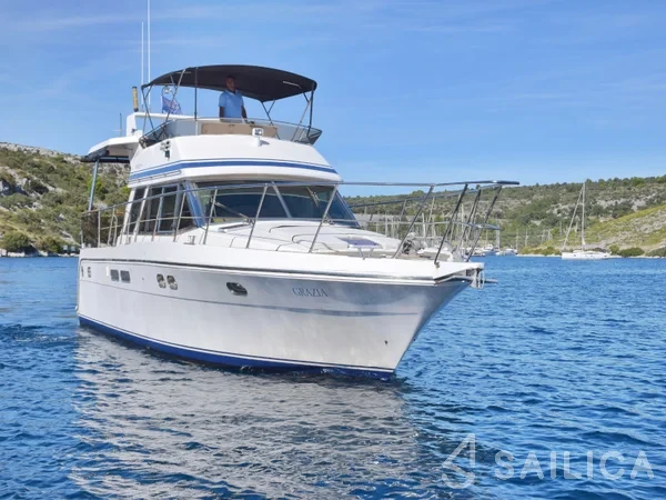 Yaretti 1570 Heck - Yacht Charter Sailica