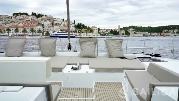 Bali 5.4. - Yacht Charter Sailica
