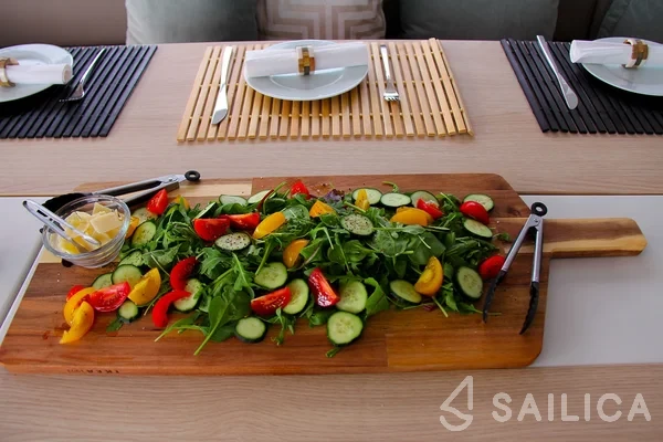 Bali 5.4. - Yacht Charter Sailica