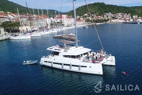 Bali 5.4. - Yacht Charter Sailica