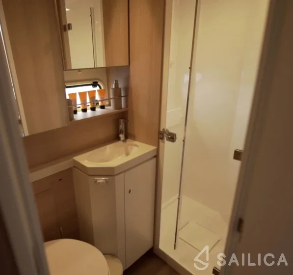 Bali 5.4. - Yacht Charter Sailica