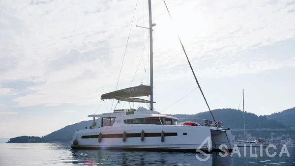 Bali 5.4. - Yacht Charter Sailica