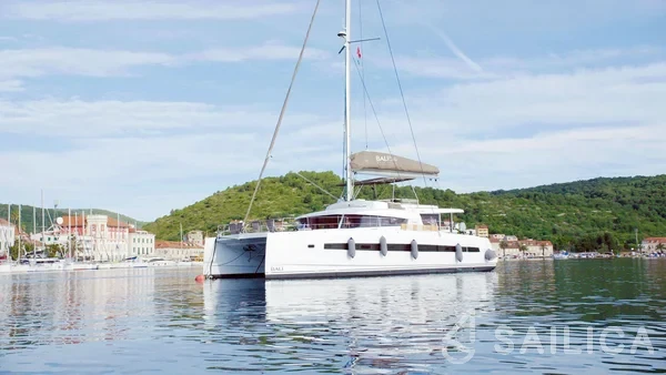 Bali 5.4. - Yacht Charter Sailica