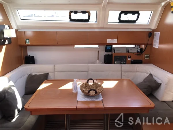Bavaria 46 Cruiser - Yacht Charter Sailica