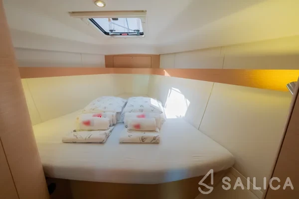 Elan 40 Impression - Yacht Charter Sailica