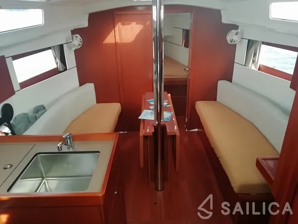 Oceanis 35.1 - Yacht Charter Sailica