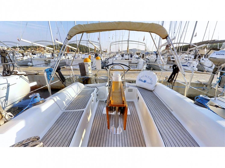 Dufour 325 - Yacht Charter Sailica