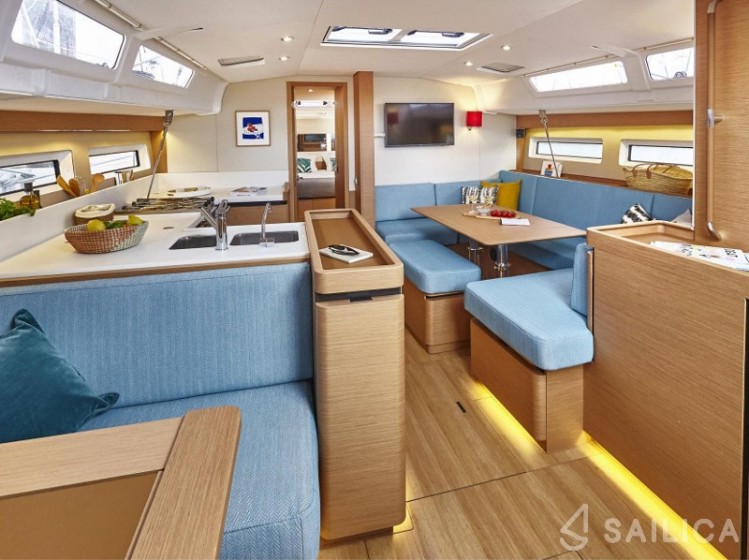Sun Odyssey 490 - 5 cab. - Yacht Charter Sailica