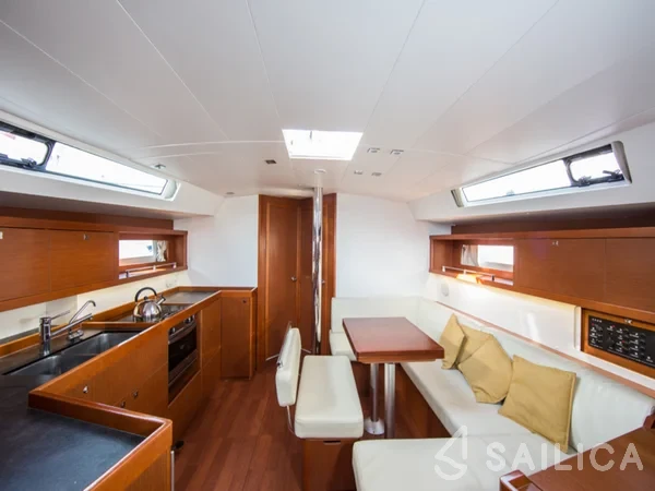 Oceanis 45 - Yacht Charter Sailica