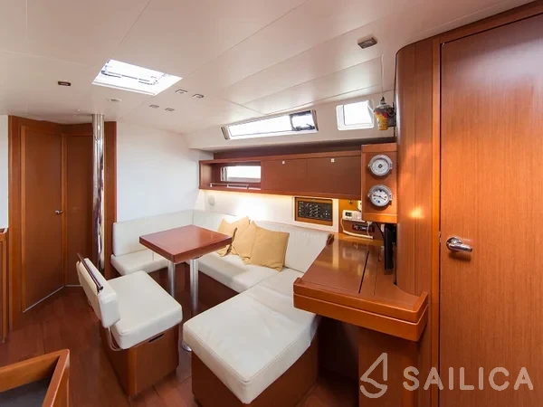 Oceanis 45 - Yacht Charter Sailica