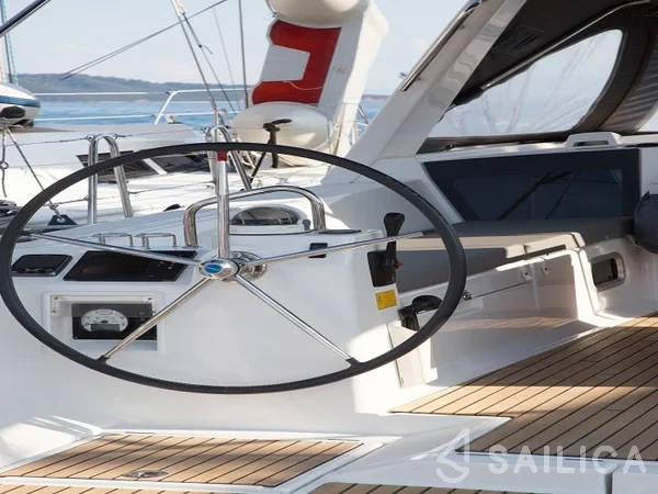 Oceanis 45 - Yacht Charter Sailica