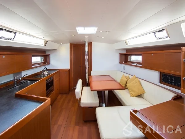 Oceanis 45 - Yacht Charter Sailica
