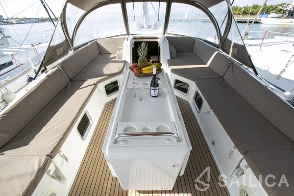 Jeanneau 54 - Yacht Charter Sailica