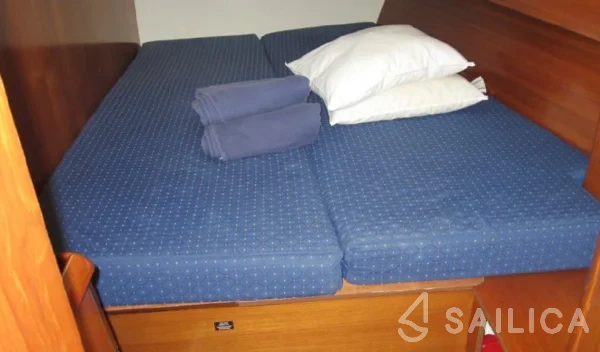 Sun Odyssey 45 - Yacht Charter Sailica